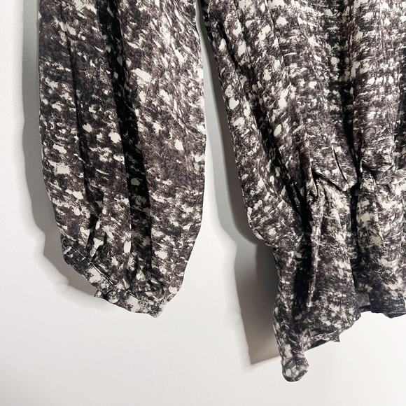 Joie XSmall Black Gray Print Silk Cinched Waist 3/4 Sleeve Top VNeck Faux Wrap - Picture 7 of 10